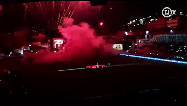 Alex Teixeira é apresentado à torcida do Vasco antes de partida em São Januário