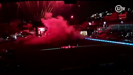 Alex Teixeira é apresentado à torcida do Vasco antes de partida em São Januário