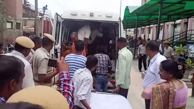 भरतपुर में संत विजय बाबा ने लगाई खुद को आग, आत्मदाह की कोशिश