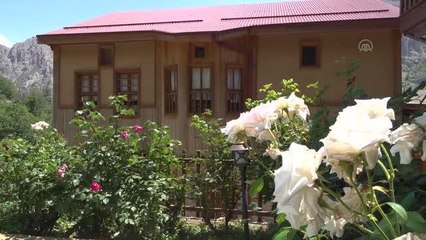 Dava dilekçelerini 46 yıldır daktilo ile yazıyor