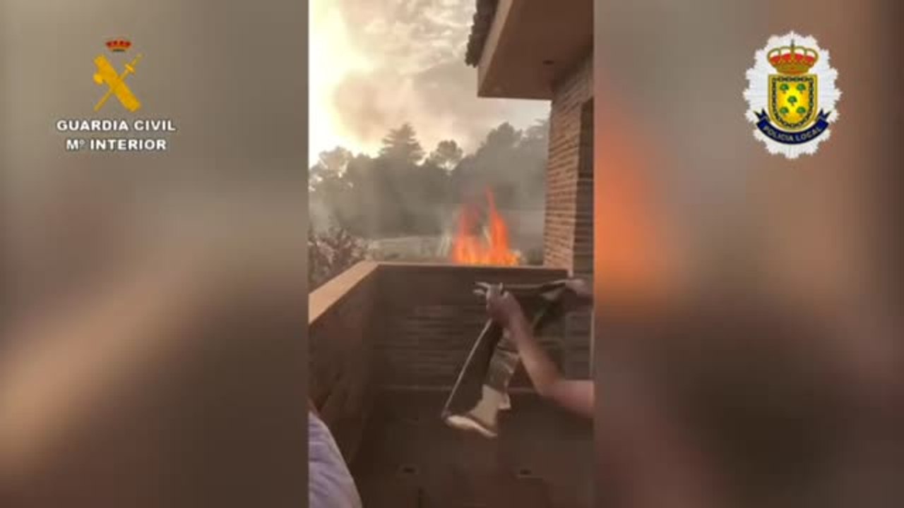 Rescatan a una familia atrapada por las llamas en su vivienda de Boadilla (Madrid)