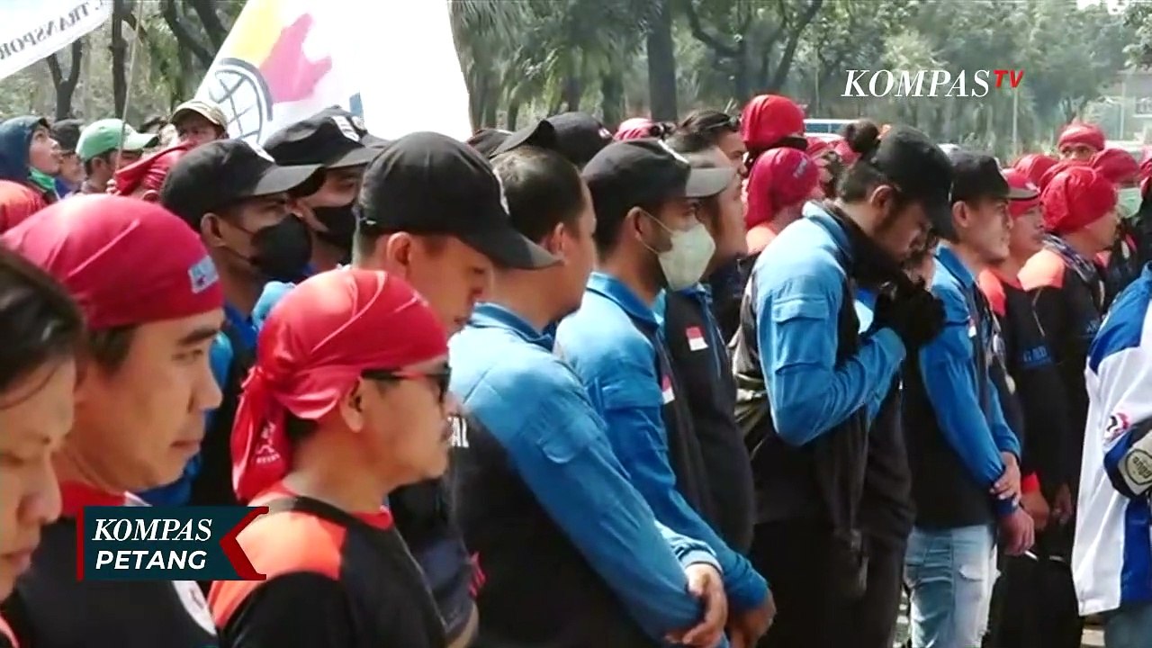 PTUN Batalkan UMP DKI Rp4,6 Juta, Buruh Demo Desak Gubernur Anies Ajukan Banding!