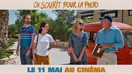 On sourit pour la photo Trailer OV