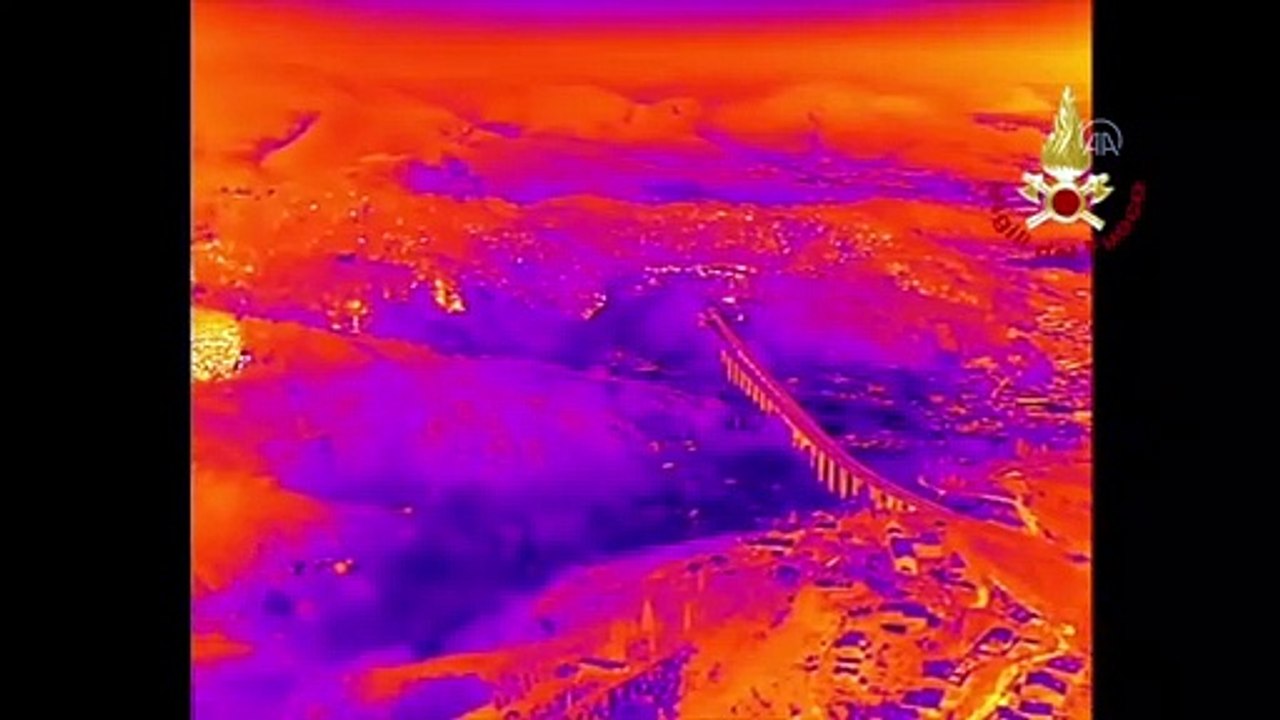 Avrupa'da orman yangınları etkisini sürdürüyor - Orman yangını havadan görüntülendi