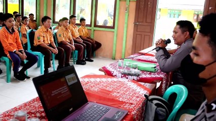 MPLS, Aiptu Yanto Ajak Pelajar Smk Nusantara Nanga Pinoh Cinta Tanah Air