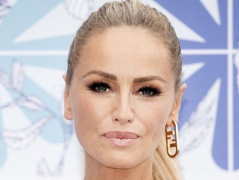 Bonne à mettre à la poubelle la sexualité passé 50 ans ? Adriana Karembeu témoigne et dit combien et comment elle s’éclate au lit !