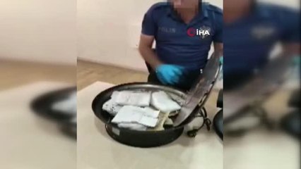 Otogarda yapılan denetimde gözleme sacından uyuşturucu çıktı