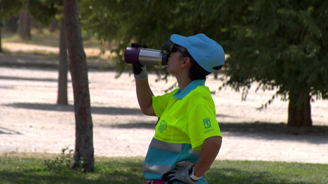 Así es el nuevo protocolo de los trabajadores de limpieza de Madrid ante temperaturas extremas