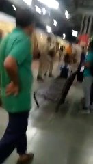 वर्दीधारी की गुंडागर्दी: पानी की बोतल देने से किया इनकार, मुफ्तखोर RPF जवानों ने कर दी पिटाई