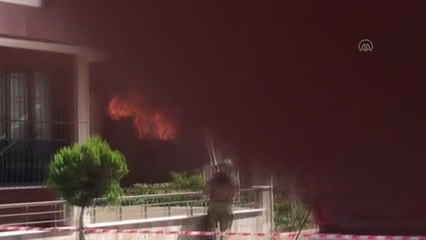 Küçükçekmece'de trafoda çıkan yangın söndürüldü