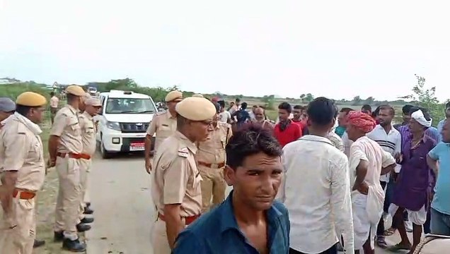 तेज रफ्तार ट्रेलर ने बाइक सवार को मारी टक्कर, चार घंटे तक सड़क पर पड़ा रहा शव