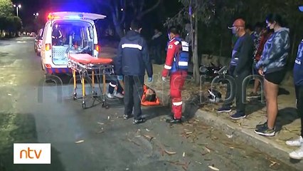 Motociclista chocó con un árbol y quedó gravemente herido