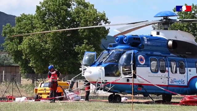 Sécurité Civile et Incendies - Regardez les hélicoptères bombardiers d'eau mobilisés contre les feux de forêts