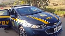 PRF prende carro roubado com 260kg de maconha em Juiz de Fora