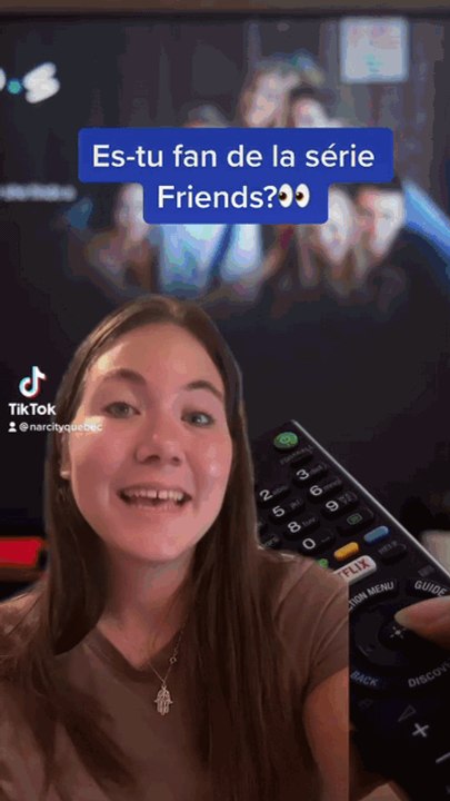 Tu peux visiter les fameux décors de la série Friends à Toronto