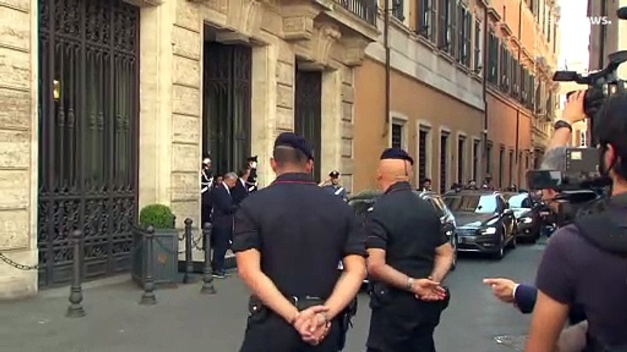 Italia, Draghi incassa la fiducia al senato ma non ha più la maggioranza