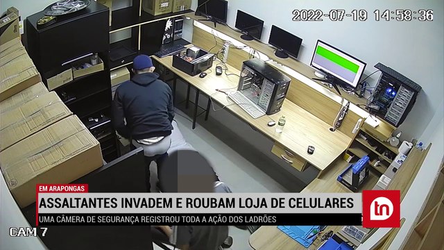 Câmera flagra ação de ladrões em loja de celulares em Arapongas; veja