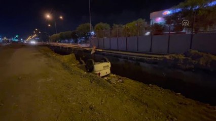 Otomobil alt geçit çalışması yapılan alana düştü