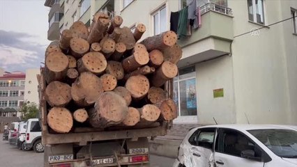 Freni boşalan kamyon 6 araca çarptı