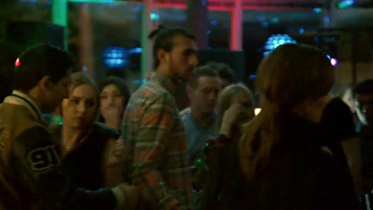 Hanna Svensson - Blutsbande Staffel 1 Folge 1