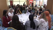 İzmir #kategori haberleri# | AK Parti'li Dağ, partisinin İzmir Kadın Kolları çalıştayında konuştu