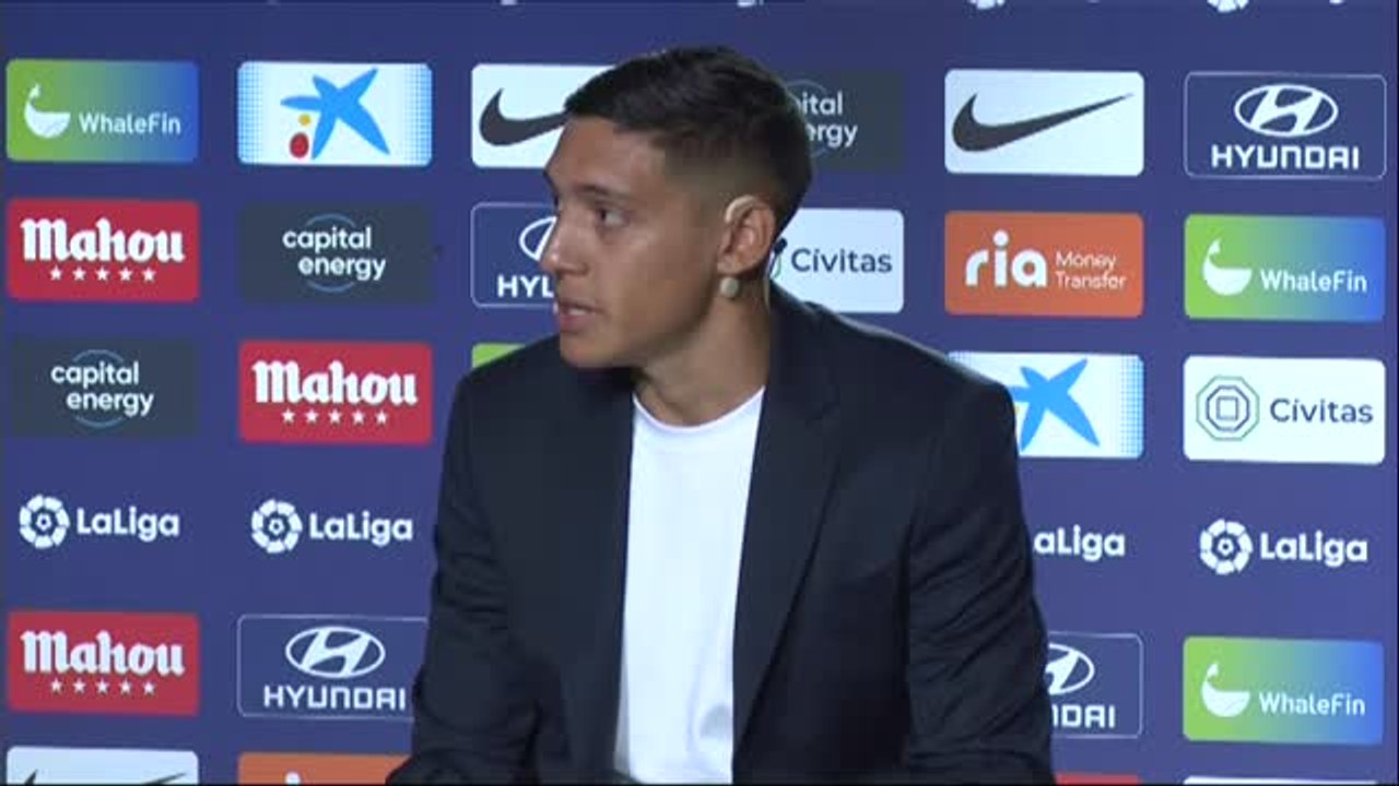El Atlético de Madrid presenta a su último fichaje, Nahuel Molina