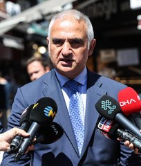 Kültür ve Turizm Bakanı Mehmet Nuri Ersoy Üsküdar'da esnaf ziyareti gerçekleştirdi