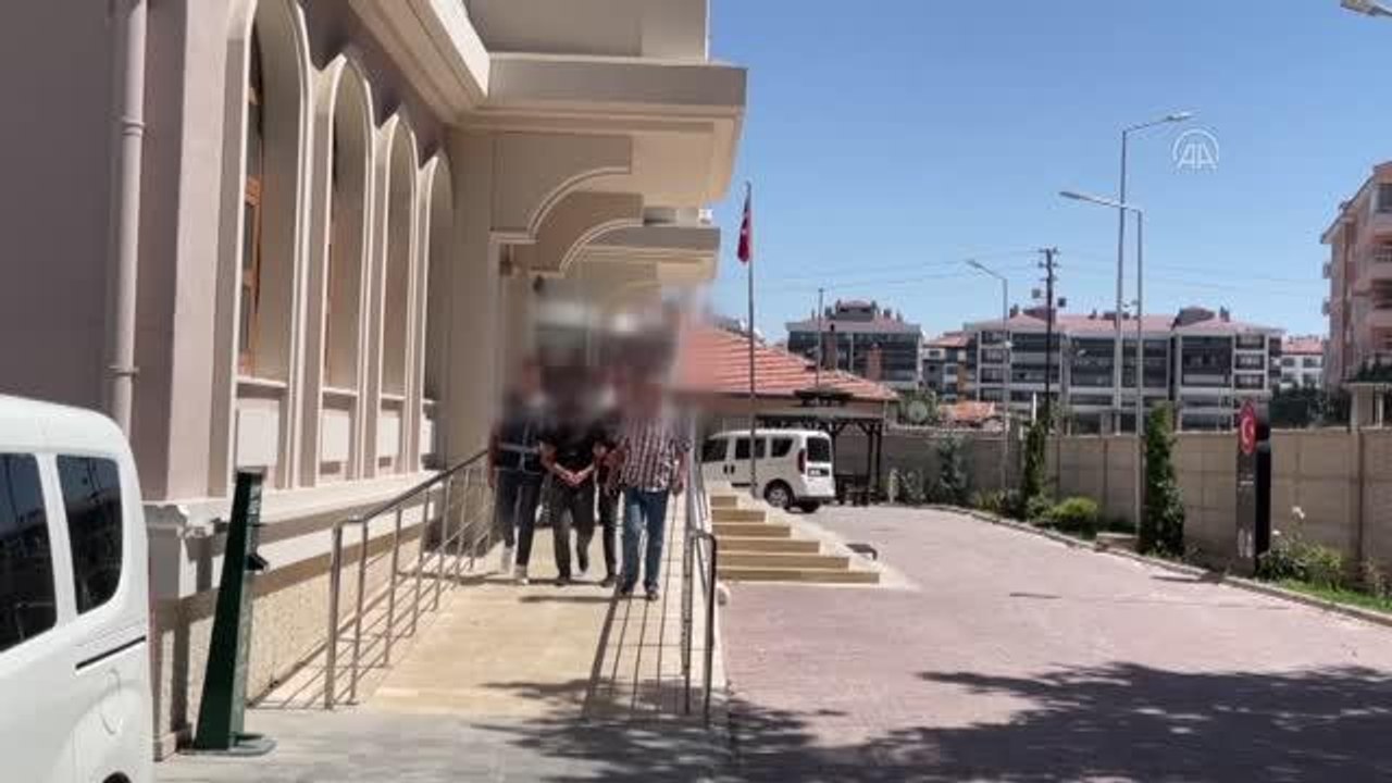 Adana #kategori haberleri# | Kuyumcudan döviz çalan zanlılar Adana'da yakalandı