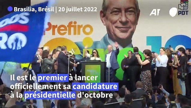 Brésil: Ciro Gomes (centre gauche) se lance dans la course à la présidentielle