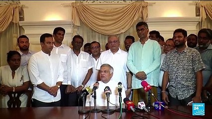 New Sri Lanka president sworn in, eyeing unity government