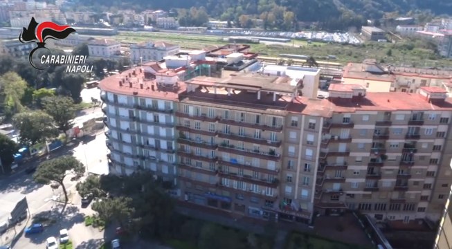 Napoli, Comune le assegna alloggio confiscato alla camorra ma viene minacciata: 2 arresti (21.07.22)