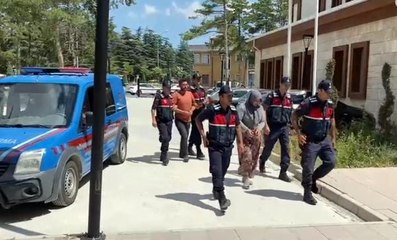 RAHATSIZ ETTİĞİ İDDİASIYLA EVE ÇAĞIRIP ÖLDÜRDÜLER: 'NEDEN ÖLDÜRDÜNÜZ' SORUSUNA 'NAMUS' YANITINI VERDİLER