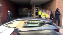 Agentes de la UDEF han detenido al menos 5 personas en el registro al Ayuntamiento de Cornellà