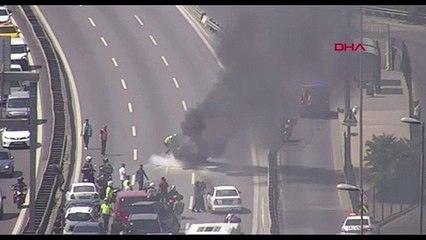 15 Temmuz Şehitler Köprüsü'nde motosiklet kazası: Alev alev yandı