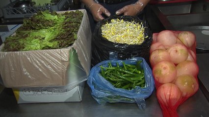 채솟값 폭등에 고깃집도 "리필은 한 번"...장바구니도 '텅텅' / YTN