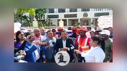Decenas protestan frente al Congreso pidiendo revisión de proyecto de ley de Comercio Marítimo