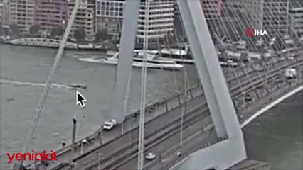 Hollanda'da denizde feci kaza! Tekne ile deniz taksisi çarpıştı