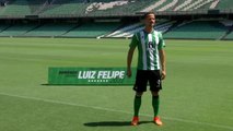 El Betis presenta a Luiz Felipe