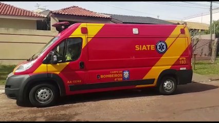 Jovem fratura dedo da mão após sofrer queda de moto no Alto Alegre