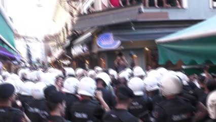 Son dakika haberleri! Kadıköy'deki Suruç Anmasında Gözaltına Alınan 106 Kişiden 104'ü Serbest Bırakıldı, 2 Kişiye Ev Hapsi Verildi