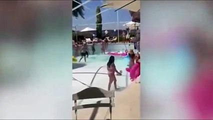 Havuz bir anda yarıldı, deliğin yuttuğu iki kişiden birinin nerede olduğu bilinmiyor