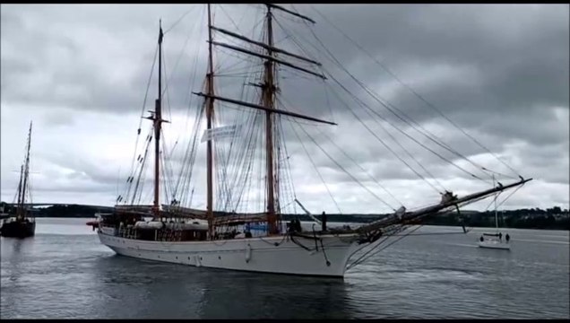 Impressive Tall Ship, the Grace O'Malley, arrives in Derry