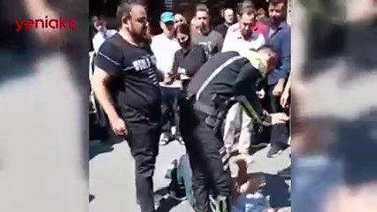 Dolandırıcısı ile karşılaşınca bunlar yaşandı! Elleri ile polise teslim etti