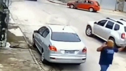 Ladrón quedó en ridículo tras robar un carro sin saber manejar