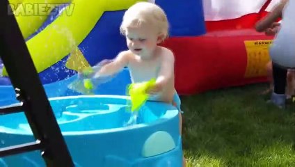 Regarder et mourir de rire - Super FUNNY Baby VIDEOS