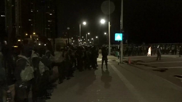 قوات الجيش السريلانكي تفض المقر الرئيسي لاعتصام المحتجين