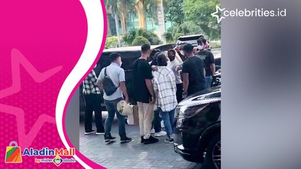 Nikita Mirzani Ditangkap Polisi saat Bersama Keluarga di Sebuah Mall
