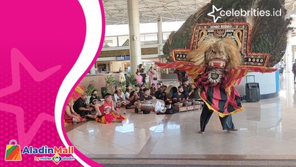 Hibur Calon Penumpang di Bandara, Reog Ponorogo Masuk Bandara Juanda