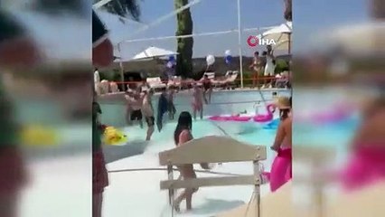 Havuz bir anda yarıldı, deliğin yuttuğu iki kişiden biri hayatını kaybetti