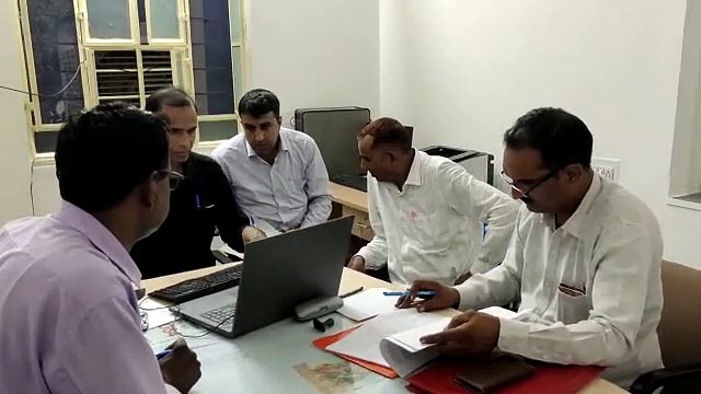 पहले मुकदमे में नाम जोड़ा फिर काटने के लिए एसआई ने मांगी पांच लाख की रिश्वत, एक लाख रुपये लेते रोड पर पकड़ा गया